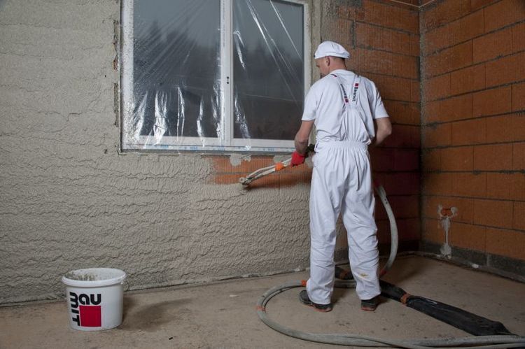 5_10_baumit_narzucanie_tynku_maszynowego_agregatem