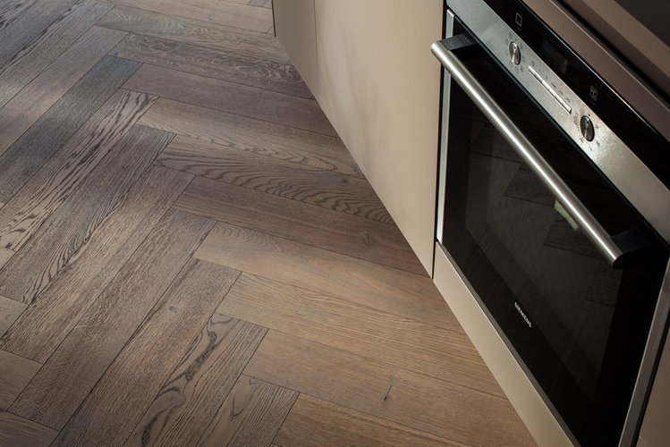 parkiet_d_bowy_4-stronnie_fazowany_koloryzowany_olejowany_klasa_naturalna_-_fot_serwis_Parkiety24_m