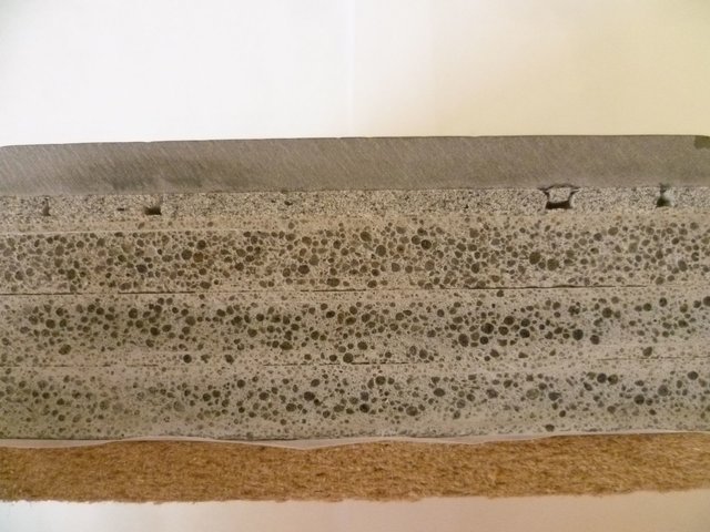 sopro_niewielka_ilosc_pustek_powietrznych_pod_okladzina_dzieki_nalozeniu_kleju_metoda_kombinowana_rownolegle