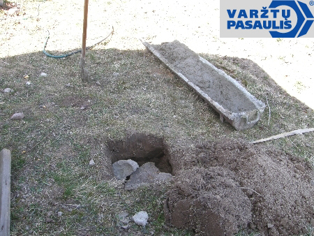 Wykopujemy r&oacute;w, układamy kamienie i zaprawę