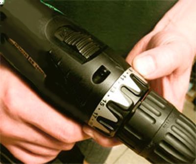 Po wywierceniu ustawcie lewy bieg