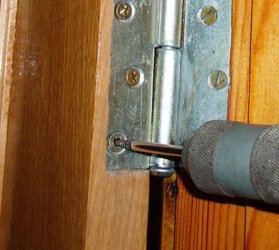 Wstawcie wyciągacz do wywierconego otworu