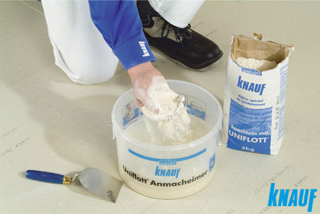 Przygotowanie mieszkanki wypełniającej spoiny