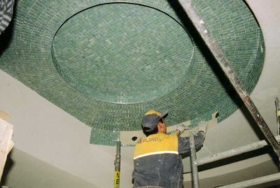 Naklejanie sufitu „Forum palace"