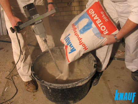 R&oacute;wnanie ścian i sufit&oacute;w tynkiem gipsowym