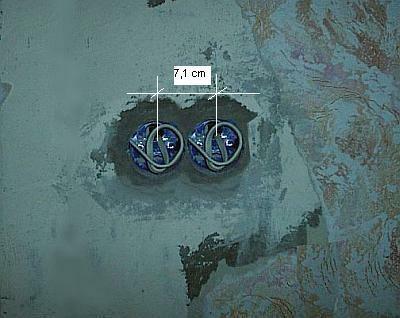 Bezpieczny odstęp między środkami puszek powinien wynosić 7,1 cm.