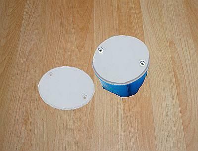 Przykręcane pokrywki.