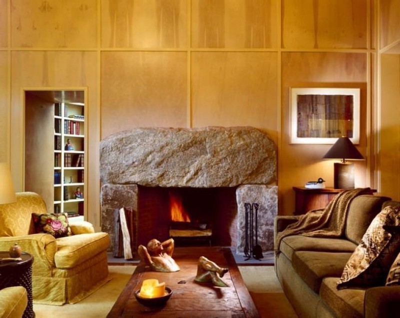 Kombinacja olbrzymiego kamienia z nowocześnie wykończoną ścianą