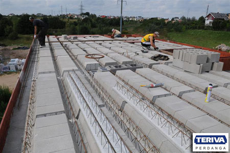 Taką powierzchnię stropu można ułożyć i przygotować do zalania betonem w ciągu jednego dnia