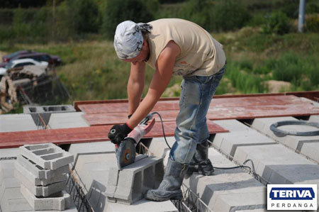 Wypełniające strop pustaki łatwo można pociąć