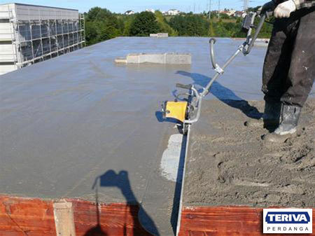 Wyr&oacute;wnanie i wygładzenie warstwy betonowej