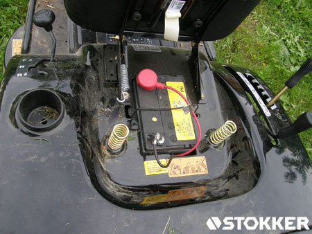 Akumulator pod siedziskiem