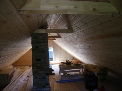 Wstawiamy przegrodę szafę na pościel i p&oacute;łkę na książki