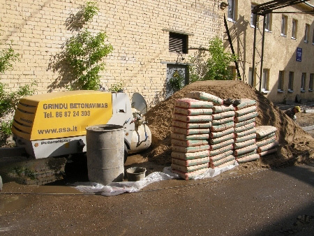 Sprowadzamy sprzęt i materiały potrzebne do betonowania Sprowadzamy sprzęt i materiały potrzebne do betonowania