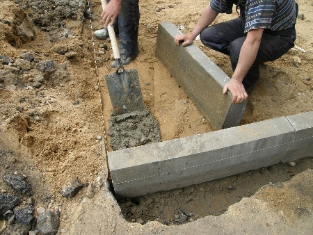 Układanie krawężników Układanie krawężników