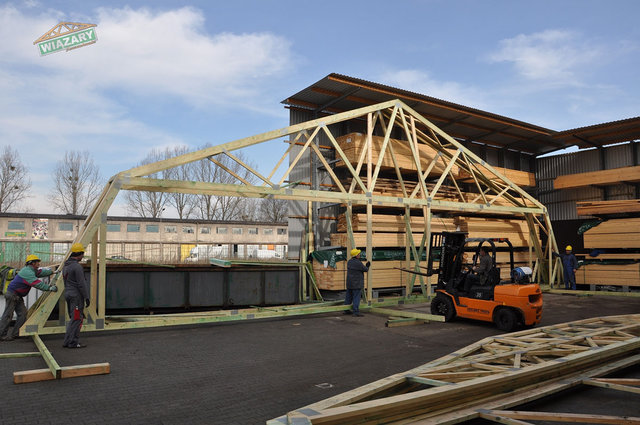 Konstrukcja wykonana z wiązar&oacute;w