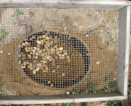 Przesiewanie żwiru Przesiewanie żwiru