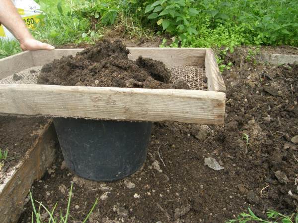 Przesiewanie kompostu