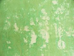 Usuwanie plam z sufitu i ścian