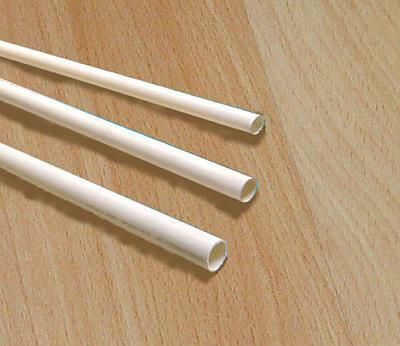 Sztywne rury elektroinstalacyjne z PVC.