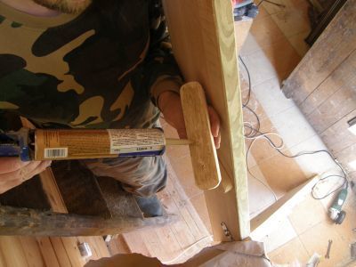 Nakładamy warstwę kleju. Nakładamy warstwę kleju.