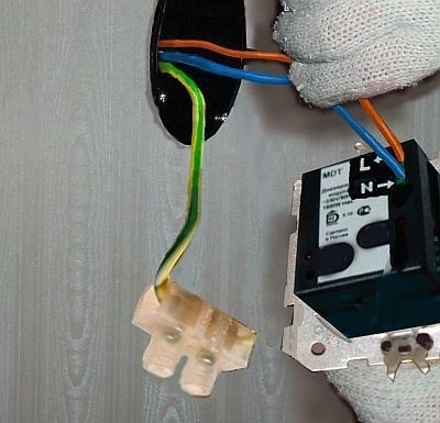 Izolowanie przewodu uziemniającego