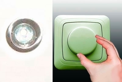 Za pomocą regulatora oświetlenia zmienia się intensywność oświetlenia.