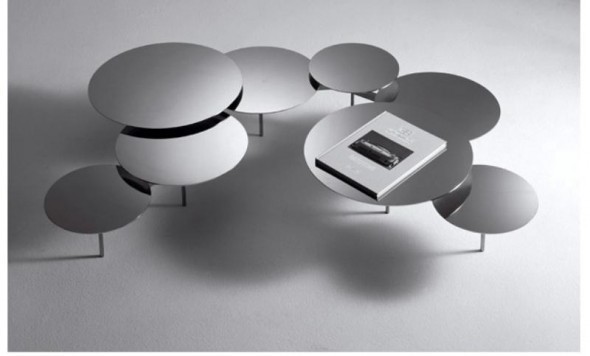 Nowoczesny lustrzany st&oacute;ł-transformer