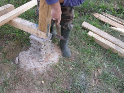 Łączenie wzmacniamy stalową płytką