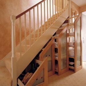 Garderoba pod schodami