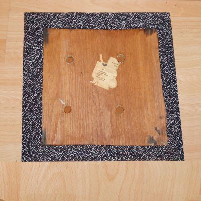 Materiał musi być z wszystkich stron bardzo mocna naciągnięty.