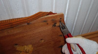 Wyciąganie gwoździ.