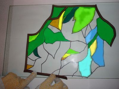 Naklejanie samoprzylepnej taśmy ołowianej