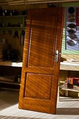 Renowacja drewnianych drzwi